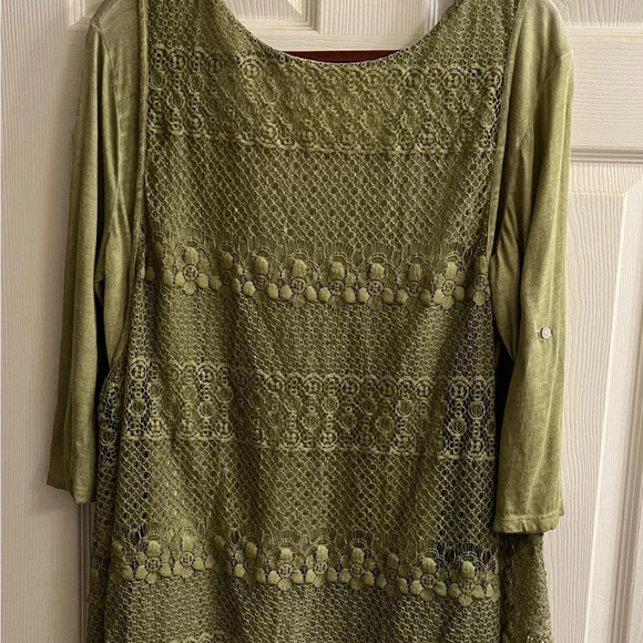 WOMEN’S~ GREEN ASYMMETRICAL BLOUSE~ - Picture 8 of 8